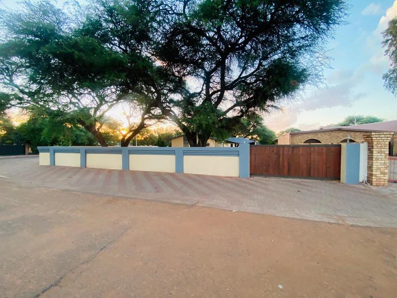 To Let 5 Bedroom Property for Rent in Kathu Northern Cape